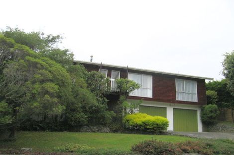 Photo of property in 18 Greyfriars Crescent, Tawa, Wellington, 5028