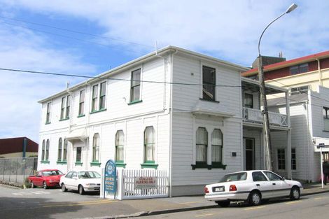 Photo of property in 2/12 Murphy Street, Thorndon, Wellington, 6011