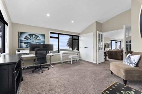 Photo of property in 1 Arden Place, Oakura, 4314