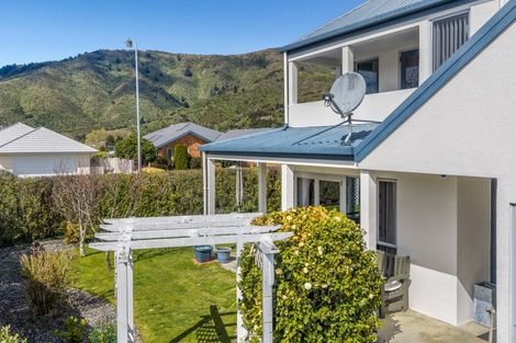 Photo of property in 26 Ranui Street, Waikawa, Picton, 7220
