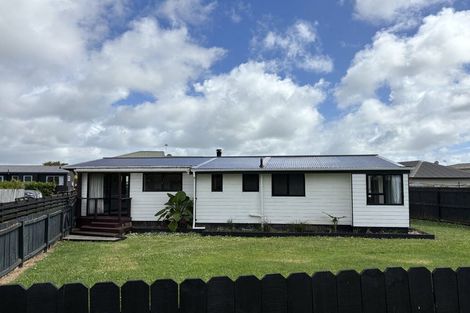 Photo of property in 2 Channel View Road, Clarks Beach, Pukekohe, 2679