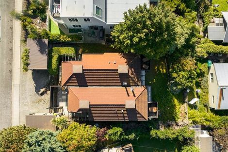 Photo of property in 17b Wynyard Crescent, Fernhill, Queenstown, 9300