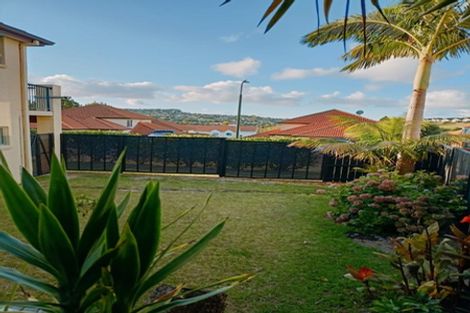 Photo of property in 11 Parkwood Crescent, Gulf Harbour, Whangaparaoa, 0930