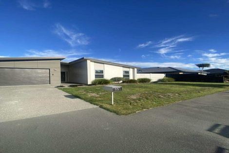 Photo of property in 35 Te Whenu Crescent, Marshland, Christchurch, 8083