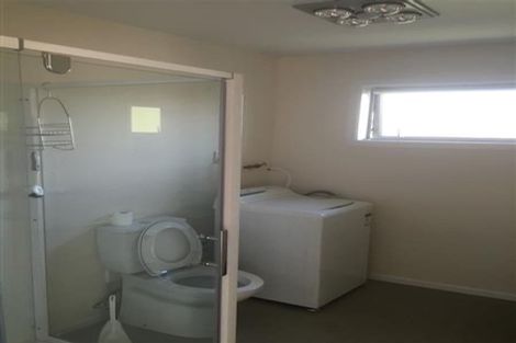 Photo of property in 17a Knightsbridge Drive, Forrest Hill, Auckland, 0620