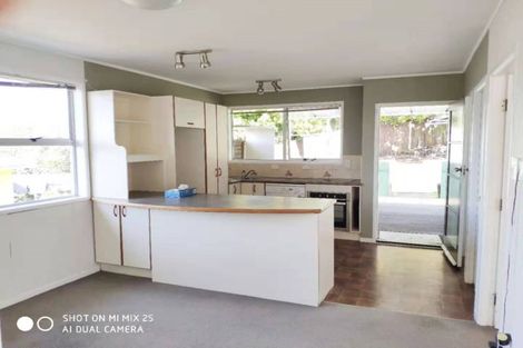 Photo of property in 27 Fitzwater Place, Henderson, Auckland, 0612