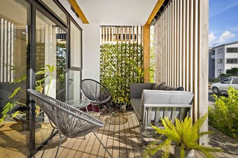 Photo of property in 2/165 Hobsonville Point Road, Hobsonville, Auckland, 0616