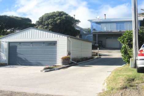 Photo of property in 18 Aperahama Street, Paekakariki, 5034