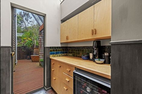 Photo of property in 198a Mount Pleasant Road, Mount Pleasant, Christchurch, 8081