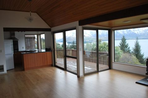 Photo of property in 28 Mckerrow Place, Sunshine Bay, Queenstown, 9300
