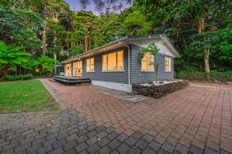 Photo of property in 11 Scenic Drive, Hillpark, Auckland, 2102