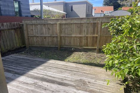 Photo of property in 5 Grass Street, Oriental Bay, Wellington, 6011