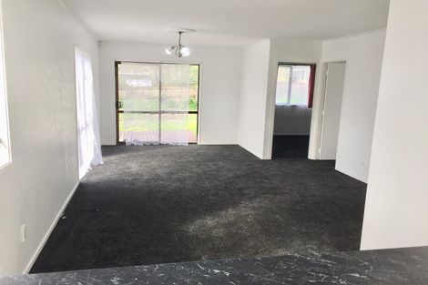 Photo of property in 10 Hamblyn Place, Ranui, Auckland, 0612