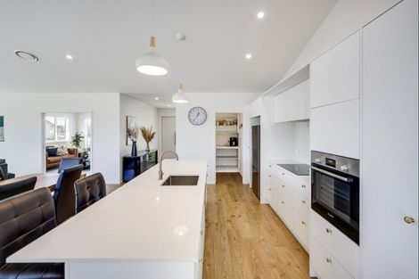 Photo of property in 17 Rangataiki Place, Te Awa, Napier, 4110