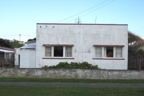 Photo of property in 17 Aotea Street, Castlecliff, Whanganui, 4501