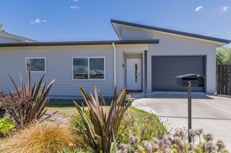 Photo of property in 5 Mack Street, Foxton Beach, Foxton, 4815