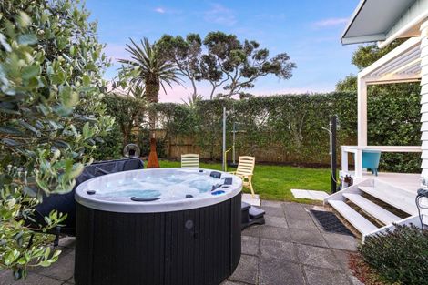 Photo of property in 3 The Southern Isle, Omaha, 0986