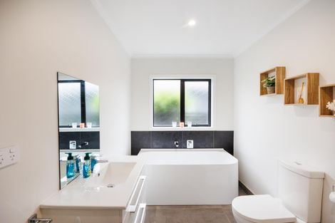 Photo of property in 24b Roberts Line, Kelvin Grove, Palmerston North, 4414
