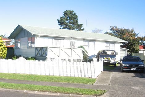 Photo of property in 6 Awakino Place, Manurewa, Auckland, 2102