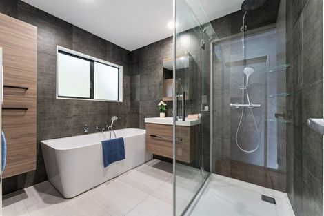 Photo of property in 12b Kimberly Grove, Greenhithe, Auckland, 0632