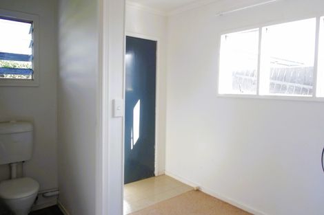 Photo of property in 77 Roberts Line, Kelvin Grove, Palmerston North, 4414