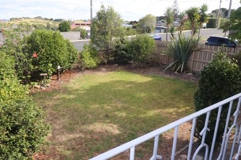 Photo of property in 35a Wade River Road, Stanmore Bay, Whangaparaoa, 0932