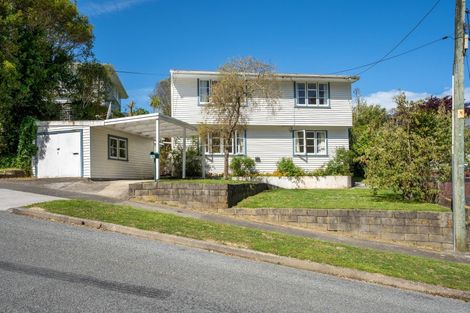 Photo of property in 52 Bird Grove, Stokes Valley, Lower Hutt, 5019