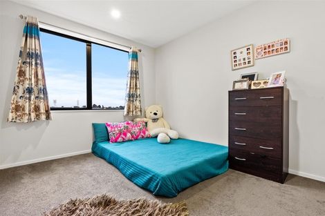 Photo of property in 12b Hollowout Street, Takanini, 2112