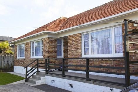 Photo of property in 1/32 Flanshaw Road, Te Atatu South, Auckland, 0610