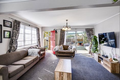 Photo of property in 35 Rutherford Road, Marewa, Napier, 4110