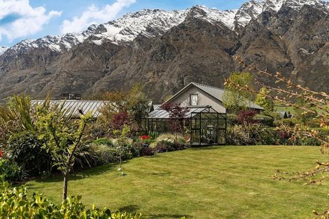Photo of property in 2 Caithness Court, Jacks Point, Queenstown, 9371