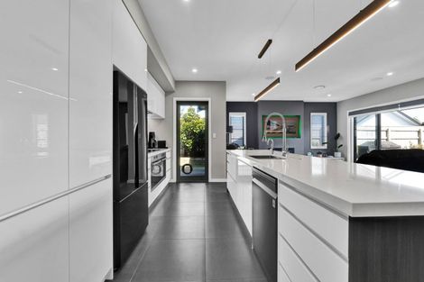 Photo of property in 17 Honeyfield Drive, Whalers Gate, New Plymouth, 4310