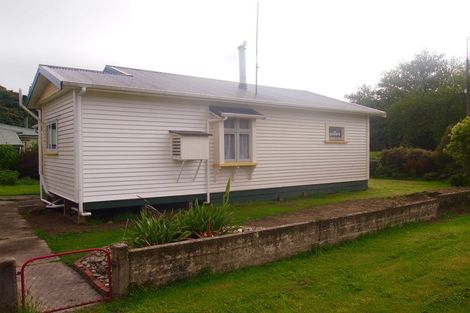 Photo of property in 4 Sinnamon Street, Reefton, 7830