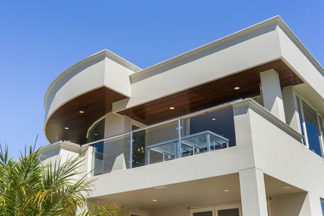 Photo of property in 301 Beach Road, Whangamata, 3620