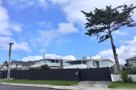 Photo of property in 10 Kereru Street, Henderson, Auckland, 0612