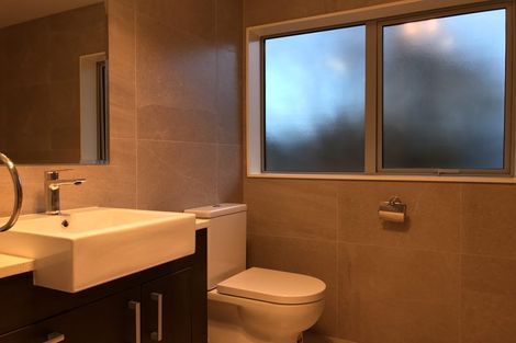 Photo of property in 52a Ennis Avenue, Pakuranga Heights, Auckland, 2010