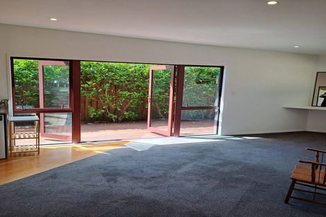 Photo of property in 17a Old Lake Road, Narrow Neck, Auckland, 0624
