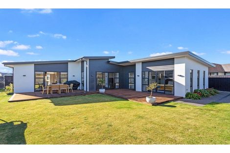 Photo of property in 11 Westpark Boulevard, Rangiora, 7400