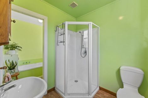 Photo of property in 52 Bird Grove, Stokes Valley, Lower Hutt, 5019