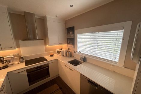 Photo of property in Kingsgate Flats, 10 Austin Street, Mount Victoria, Wellington, 6011