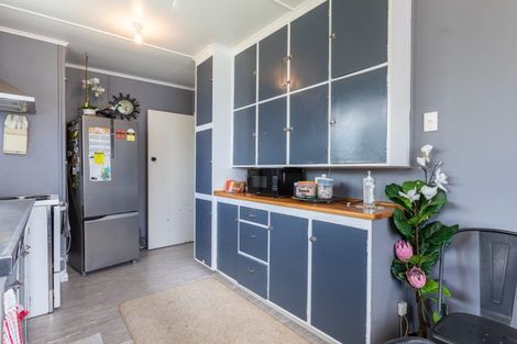 Photo of property in 1 Robertshawe Crescent, Dannevirke, 4930