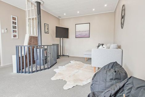 Photo of property in 22b Hillside Drive, Maoribank, Upper Hutt, 5018