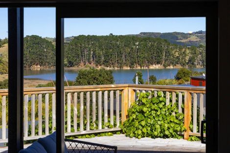 Photo of property in 37 Main Road, Raglan, 3225