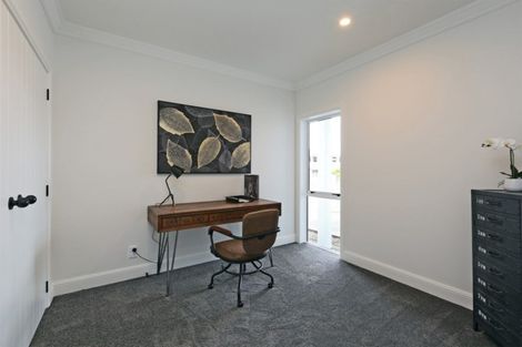 Photo of property in 55 Kent Terrace, Taradale, Napier, 4112