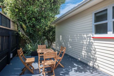 Photo of property in 30 Revans Street, Miramar, Wellington, 6022