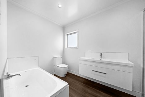 Photo of property in 5 Frank Evans Place, Henderson, Auckland, 0610