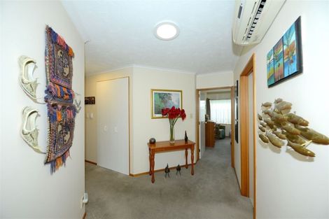 Photo of property in 2/52 Skerten Avenue, Hornby, Christchurch, 8042