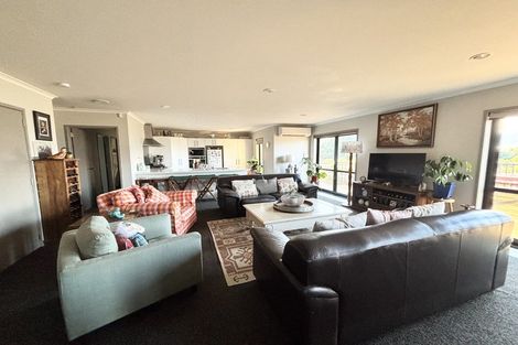 Photo of property in 35 Percy Kinsman Crescent, Riverstone Terraces, Upper Hutt, 5018