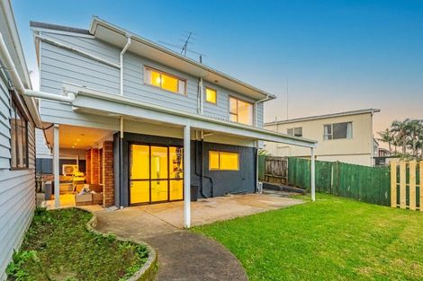 Photo of property in 79 Stapleford Crescent, Browns Bay, Auckland, 0630