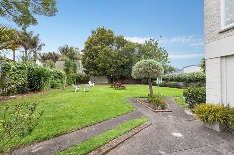 Photo of property in 3/2 Westwood Terrace, Saint Marys Bay, Auckland, 1011